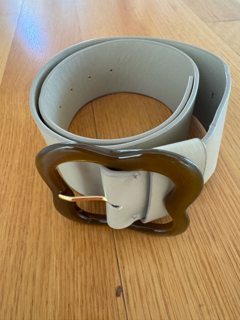 Lizzie Fortunato Wide Light Beige Belt with Tortoiseshell Flower Buckle  Small